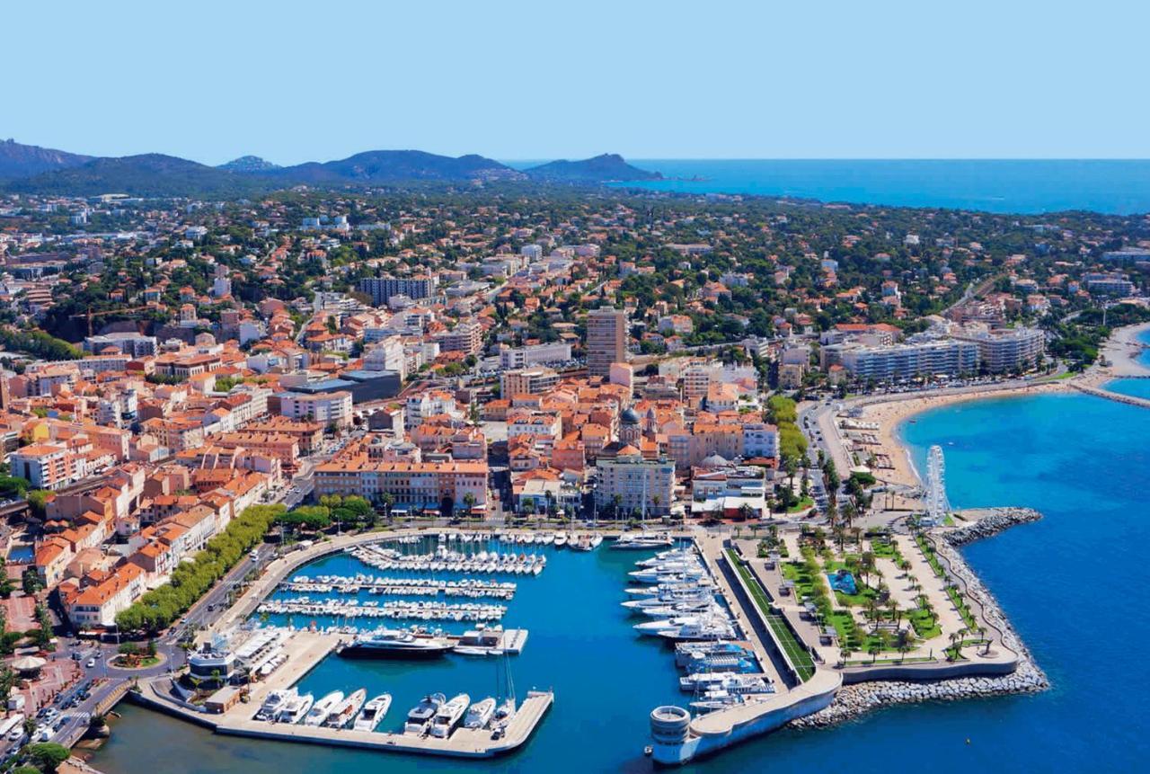 Oasis Des Grands Pins - Saint-Raphael - Residence Privee Avec Grande Piscine & Tennis Privee Екстериор снимка